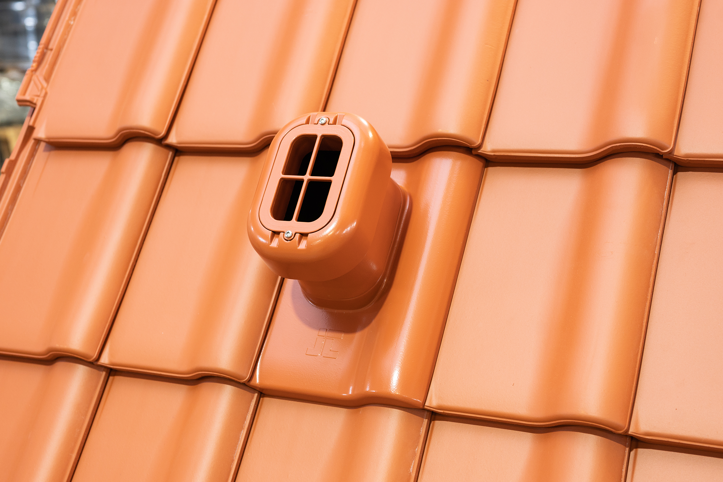 Sanitärlüfter zur optimalen Belüftung des Daches
