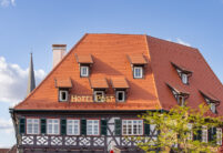 Alte Post in Nagold nach Sanierung ein Schmuckstück mit Bibern im Segmentschnitt. Auf dem Foto die Gauben und Dachabschlüsse.