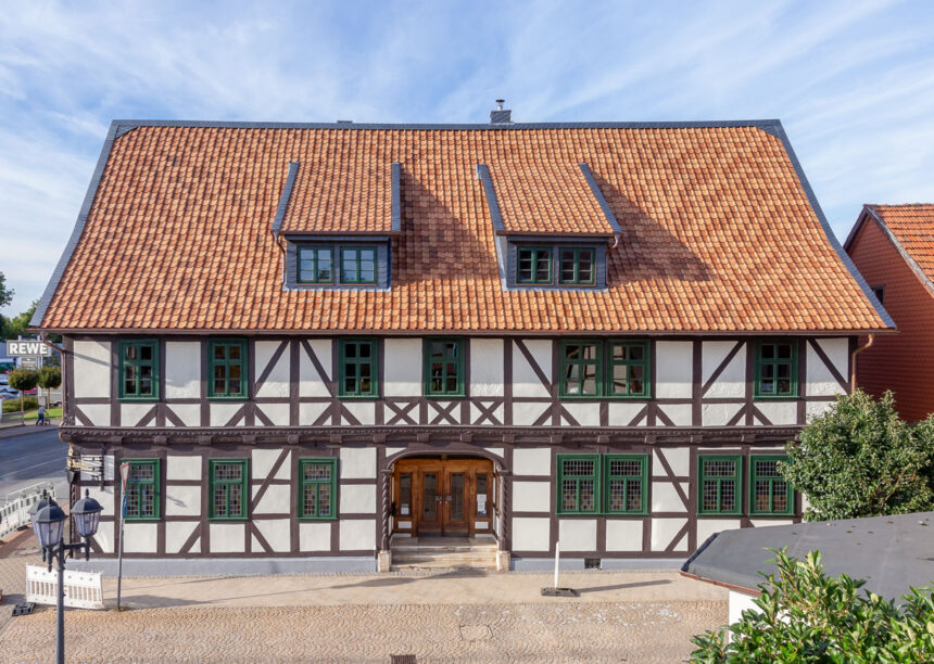 Gasthaus Deutscher Kaiser Herzberg mit Krempziegel K1 aus der Mitte des 17. Jahrhunderts.