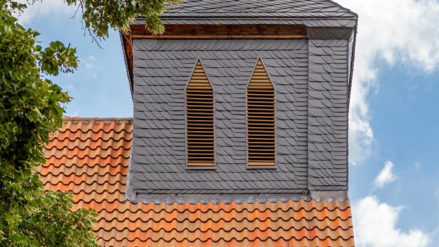 Trinitatis-Kirche mit dem Hohlfalzziegel Z5