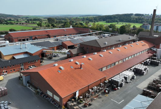 Hauptstandort von Dachziegelhersteller Jacobi in Bilshausen