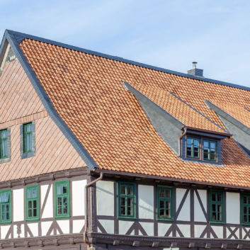 Gasthaus in Herzberg mit unserem Krempziegel K1 in einer Sonderanfertigung.