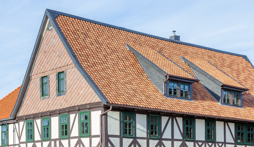 Gasthaus in Herzberg mit unserem Krempziegel K1 in einer Sonderanfertigung.