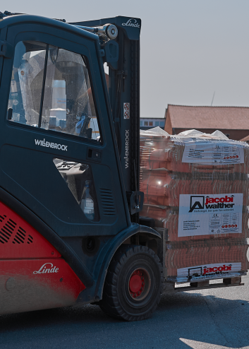 Verpackungsmaterial wichtig für den bruchsicheren Transport und wird wiederverwertet.