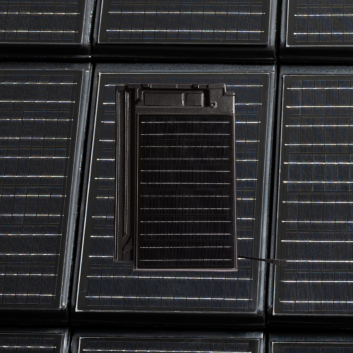 Unser Solarziegel Stylist-PV mit Autarq in edelspacegrau