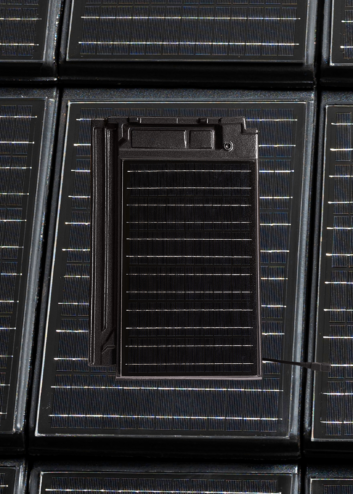 Unser Solarziegel Stylist-PV mit Autarq in edelspacegrau