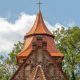 Kirchenturm mit Biberschwanzziegel in naturrot plus gedeckt