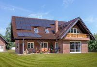 Klinkerhaus mit Biberschwanzziegel in maronenbraun