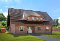 Klinkerhaus mit Biberschwanzziegel in maronenbraun