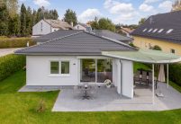 Bungalow mit Biberschwanzziegel Rundschnitt in edelschiefer