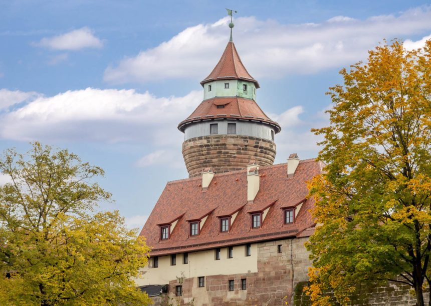 Kaiserburg in Nürnberg mit Biberschwanzziegel Rautenspitz gedeckt