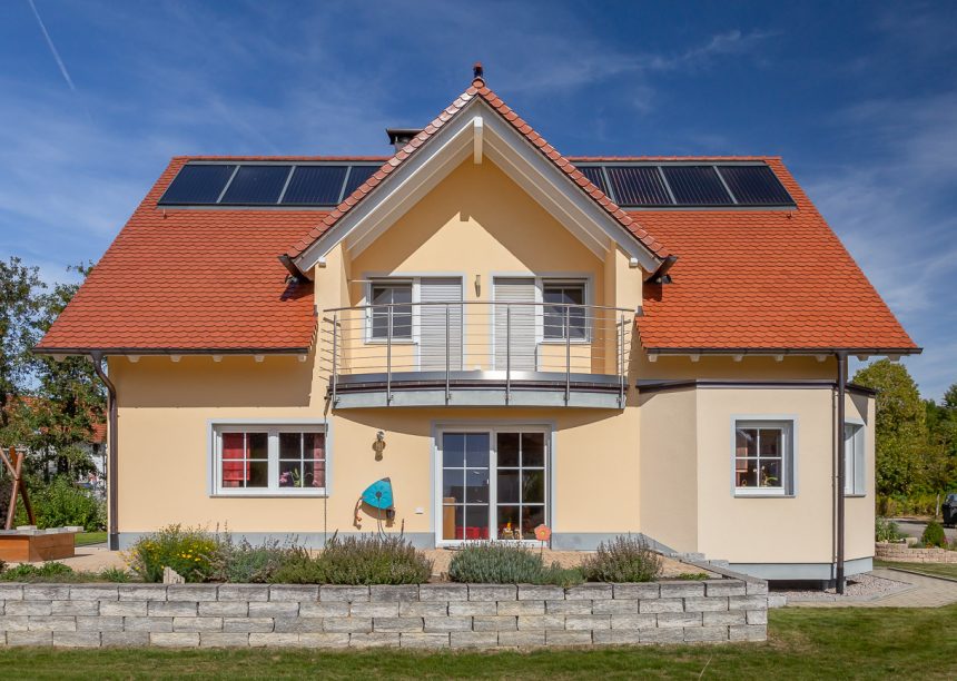 Einfamilienhaus mit Biberschwanzziegel in natur plus
