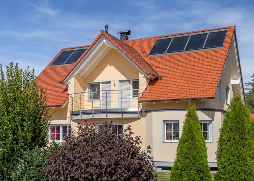 Einfamilienhaus mit Biberschwanzziegel in natur plus