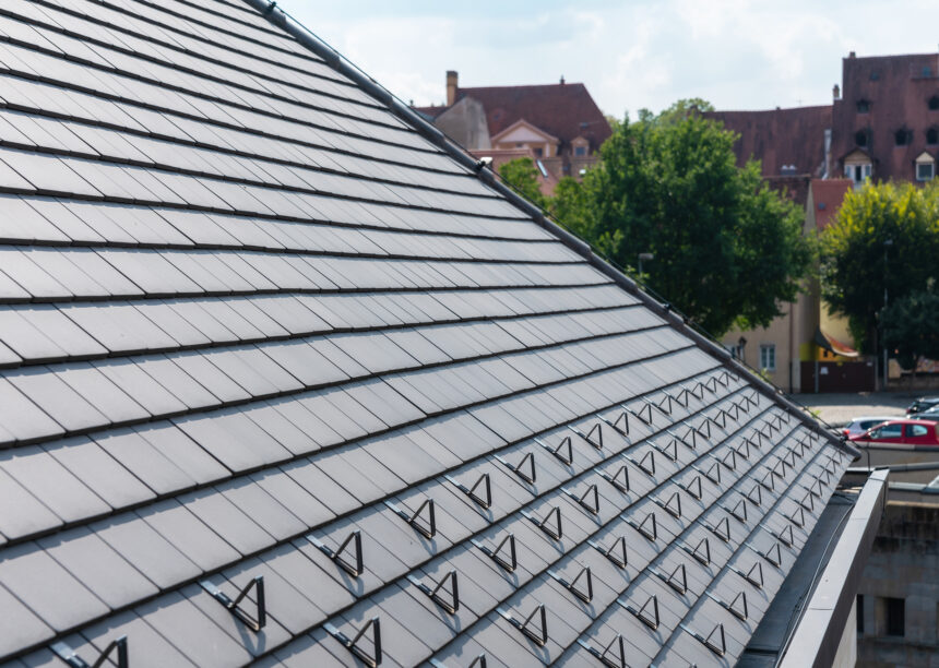 Zentrum Welterbe mit Biberschwanzziegel Geradschnitt in polargrau