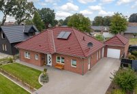 Klinkerfassade und J11v in edelrot - top Bungalow
