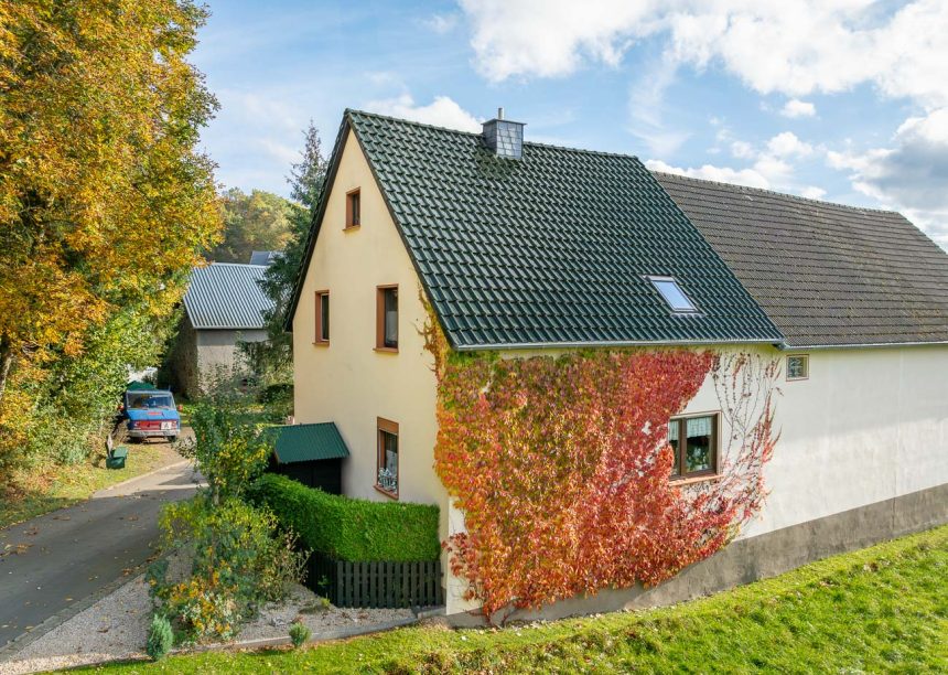 Saniertes Haus mit Ziegel J13v in der Collection Avantgarde, der hochwertigen Glasuren von Jacobi, im tollen Grünton
