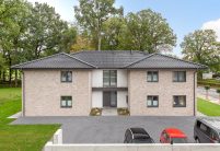 Eingangsbereich von Mehrfamilienhaus mit J11v in spacegrau