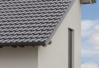 Giebel und Dachdetails von traumhafte Haus mit J11v in lavagrau matt
