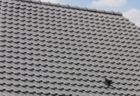 Dachdetails von traumhafte Haus mit J11v in lavagrau matt