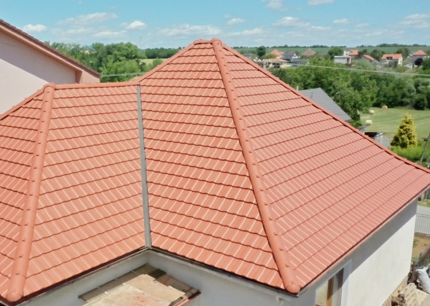 Kehle, , Grat und Firstziegel Z12v in naturrot
