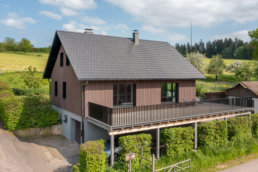 Einfamilienhaus mit Dachziegel von Jacobi