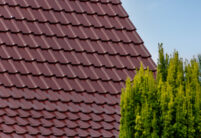 Satteldach von saniertem Einfamilienhaus mit Dachziegel J11v mit tollem Deckbild