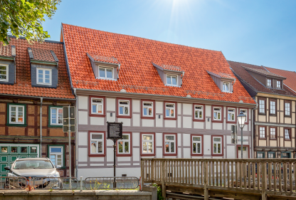 Fachwerkhaus mit Dachziegeln von Jacobi