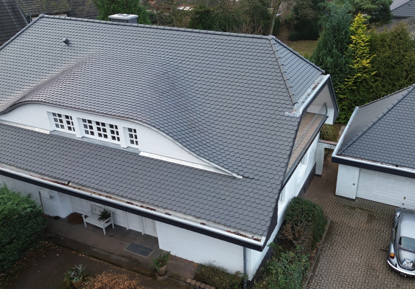 Top Job der Firma Elezi.Dach mit unsere Bibern in schiefergrau