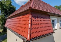 Fußwalm von Biberdach in edelmarone im Rundschnitt von Jacobi Dachziegel Referenz