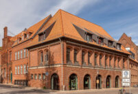 Altes Stadthaus in Lüneburg mit Klinker und Hohlpfanne H1 in der Gesamtansicht