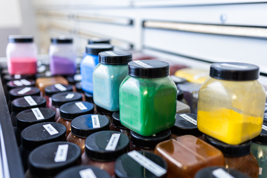 Wir halten Sie über Neuheiten auf dem Laufenden: Dachziegelfarben, Sortimentsänderungen, usw