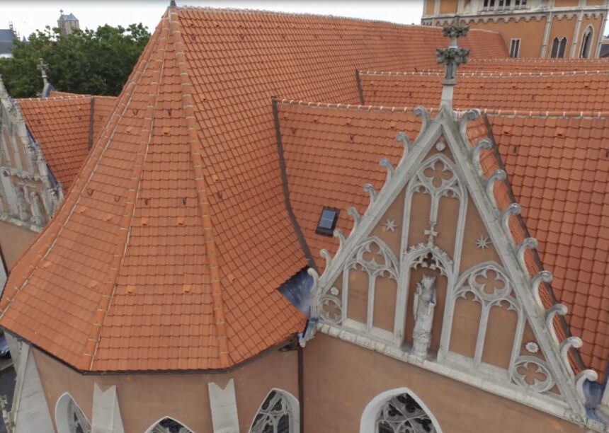 Katharinenkirche mit Krempziegel K1 mit Fokus auf die kleinen verspielten Giebel