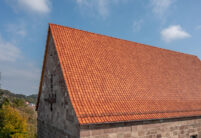 Historisches Muthaus mit Krempziegel K1 in Harzerbunt mit Giebel und Dachdetails