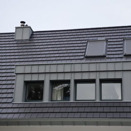 Dachfläche mit Flachziegel WALTHER Stylist in edelschiefer
