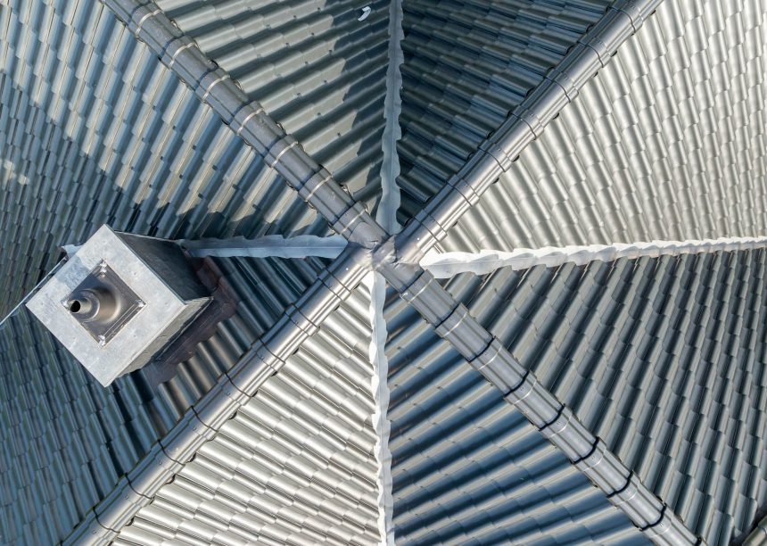 Dachziegel Z5 in edelschiefer auf saniertem Haus - eine inspirierende Referenz - aus der Vogelperspektive fotografiert