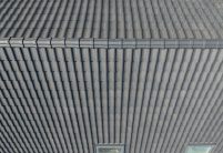 Satteldach mit Z5 in polargrau gedämpft auf saniertem Einfamilienhaus