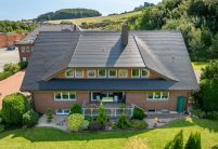 Einfamilienhaus mit Biber in edelnero aus der Langenzenner Bibermanufaktur