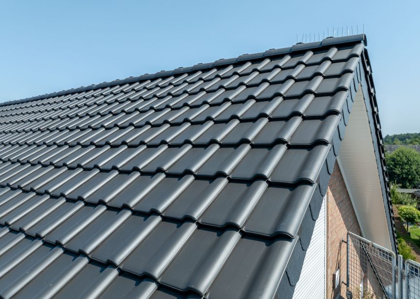 Giebelansicht von Objekt mit J11v von Jacobi in altschwarz