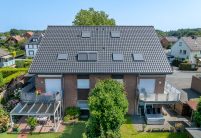 Gesamtanblick von Objekt mit Dachziegel J11v im modernen altschwarz auf Wohntraum