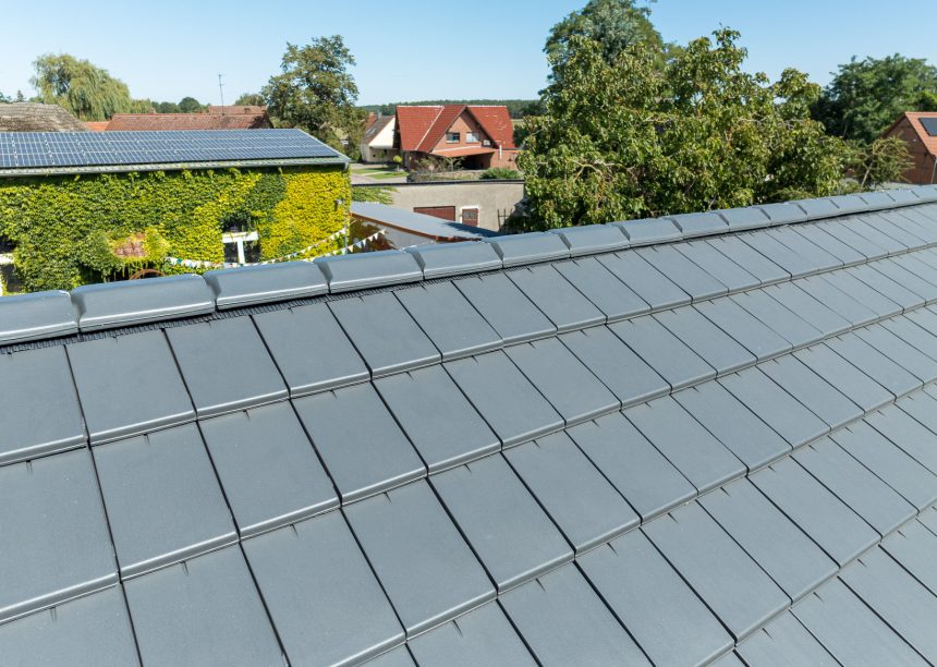 First und Deckbild mit Dachziegel Stylist in edelschiefer