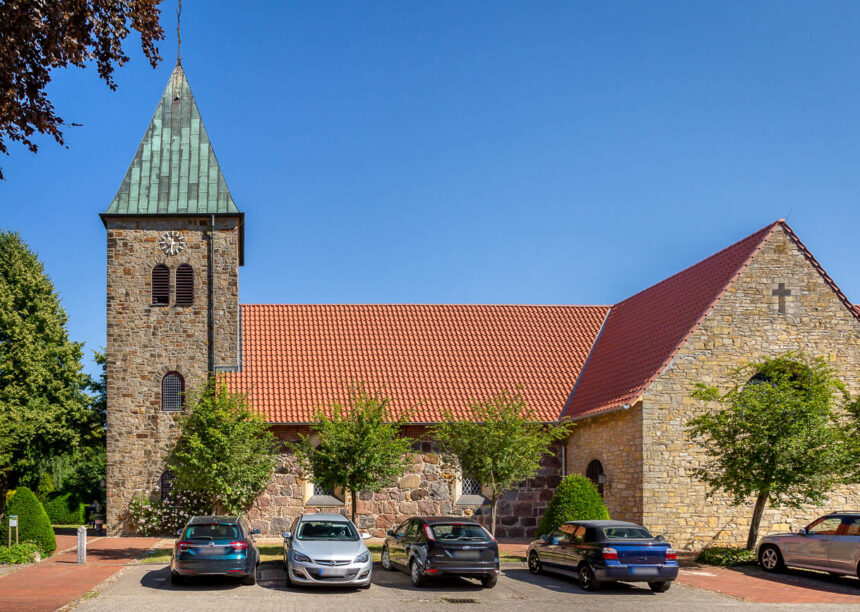 Kirche Sankt Marien mit Z5 in Geradschnitt mit Turm