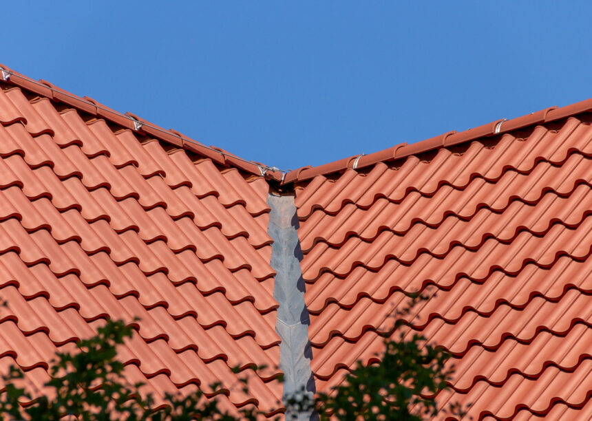 Kirche Sankt Marien mit Z5 in Geradschnitt mit Fokus auf die Dachkehle