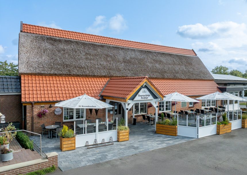 Bauernschänke mit J11v in altrot in der Gesamtansicht