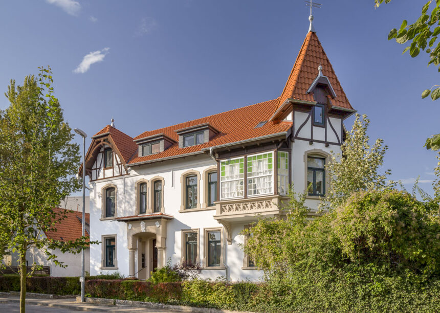 Historische Villa mit Hohlfalzziegel Z5
