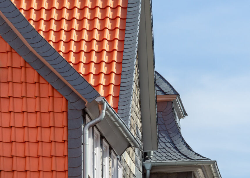 Traditionelles Bankhaus mit Hohlfalzziegel Z5