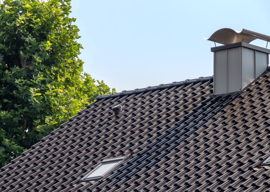 Zeitloses Einfamilienhaus mit Hohlfalzziegel Z5 gedeckt