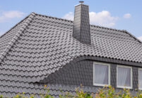 Schickes Einfamilienhaus mit edlem, silbergrauen Dachziegel Z5 mit Details von der Gaube