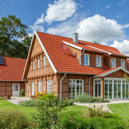 Hohlfalzziegel Z5 »variwell« auf einem Bauernhaus