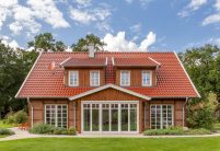 Hohlfalzziegel Z5 »variwell« auf einem Bauernhaus