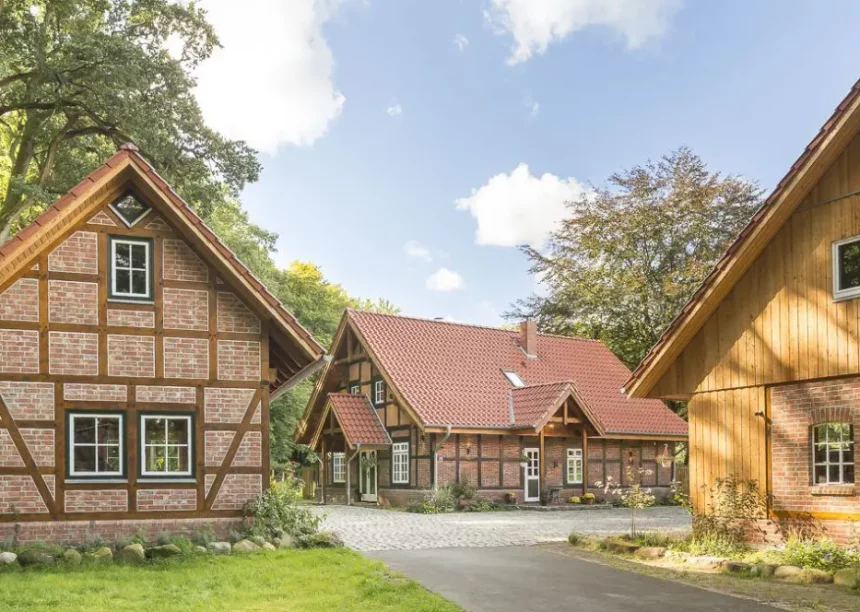 Modernes Bauernhaus mit Hohlfalzziegel Z5 »variwell«